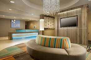 Holiday Inn Express & Suites DFW - Grapevine by IHG