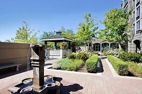 Holiday Inn Hotel & Suites North Vancouver by IHG