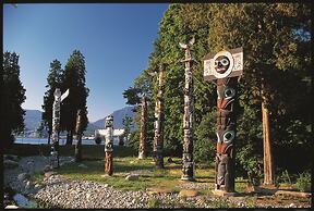 Holiday Inn Hotel & Suites North Vancouver by IHG