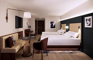 DoubleTree by Hilton North Vancouver