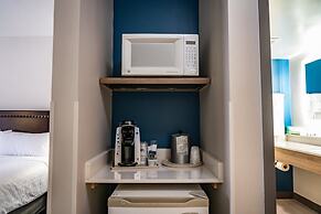 Holiday Inn Express Hotel & Suites Carneys Point by IHG