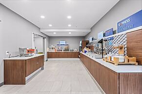 Holiday Inn Express Hotel & Suites Carneys Point by IHG