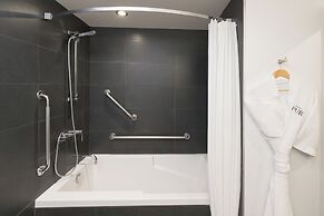 Hotel PUR Quebec, a Tribute Portfolio Hotel