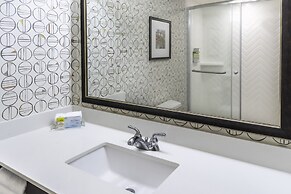 Holiday Inn Hotel & Suites-Milwaukee Airport by IHG