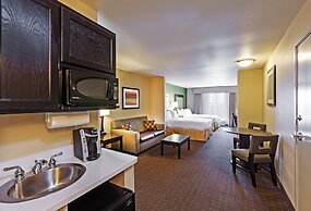 Holiday Inn Express & Suites Eagle Pass by IHG