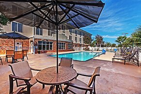 Holiday Inn Express & Suites Eagle Pass by IHG