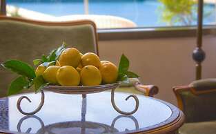 Seasons Hotel - Resort on The Beach