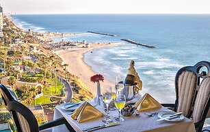 Seasons Hotel - Resort on The Beach