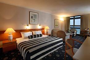 Seasons Hotel - Resort on The Beach