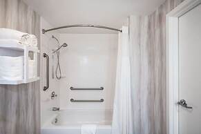 Hampton Inn and Suites Amelia Island Historic Harbor Front