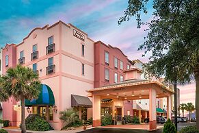 Hampton Inn and Suites Amelia Island Historic Harbor Front
