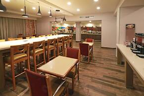 Hampton by Hilton Chihuahua