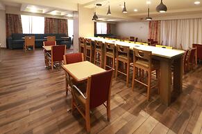 Hampton by Hilton Chihuahua