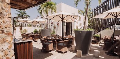 HS HOTSSON Hotel Acapulco