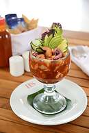 HS HOTSSON Hotel Acapulco