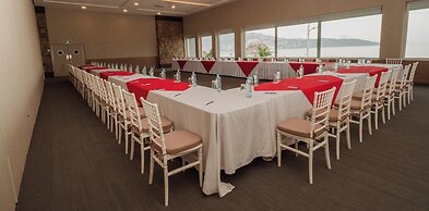 HS HOTSSON Hotel Acapulco