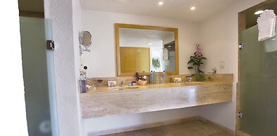 HS HOTSSON Hotel Acapulco