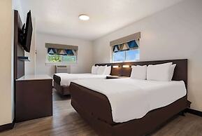 Suburban Studios Biloxi North Area