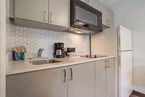 Suburban Studios Biloxi North Area