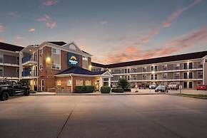 Suburban Studios Biloxi North Area