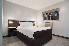 Suburban Studios Biloxi North Area