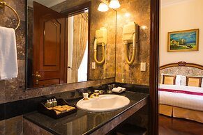 Hotel Grand Saigon