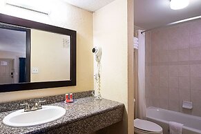 Econo Lodge Inn & Suites