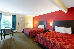 Econo Lodge Inn & Suites