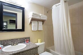 Econo Lodge Inn & Suites