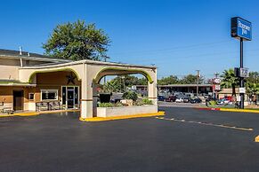 Rodeway Inn San Antonio Lackland AFB - SeaWorld