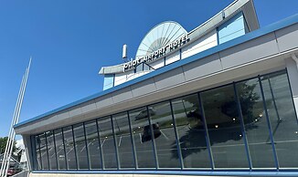Pilot Airport Hotel