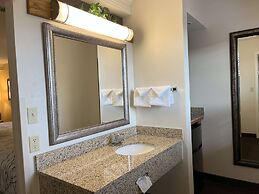 Best Western Plus Silver Saddle Inn