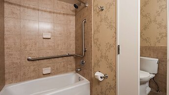 Best Western Plus Silver Saddle Inn