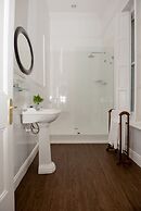 River Manor Boutique Hotel