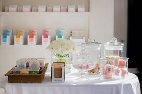 River Manor Boutique Hotel