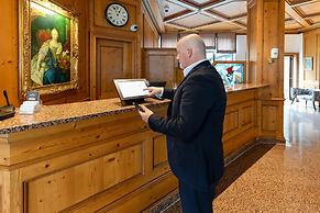 KING's HOTEL Center Superior