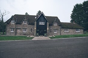 Cwrt Bleddyn Hotel & Spa