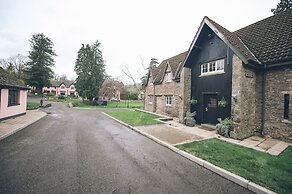 Cwrt Bleddyn Hotel & Spa