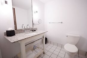 SEVEN Sebring Raceway Hotel