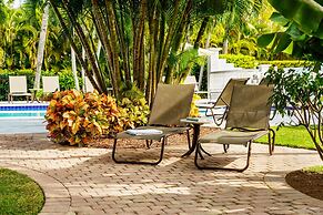 Olde Marco Island Inn and Suites