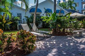 Olde Marco Island Inn and Suites