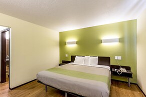 Motel 6 Troy, IL