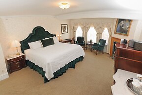 Cliff House at Pikes Peak