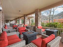 Cliff House at Pikes Peak