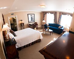 Cliff House at Pikes Peak