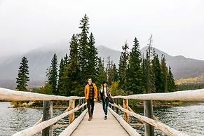 Pyramid Lake Lodge