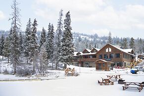 Pyramid Lake Lodge