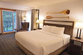 Pyramid Lake Lodge