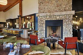 Pyramid Lake Lodge