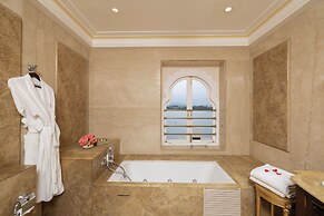 Taj Fateh Prakash Palace